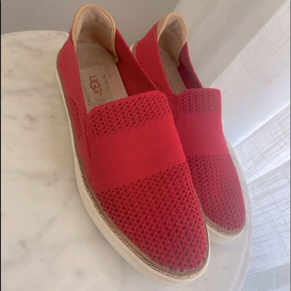 UGG Sammy Slip-On  6 - Picture 7 of 9